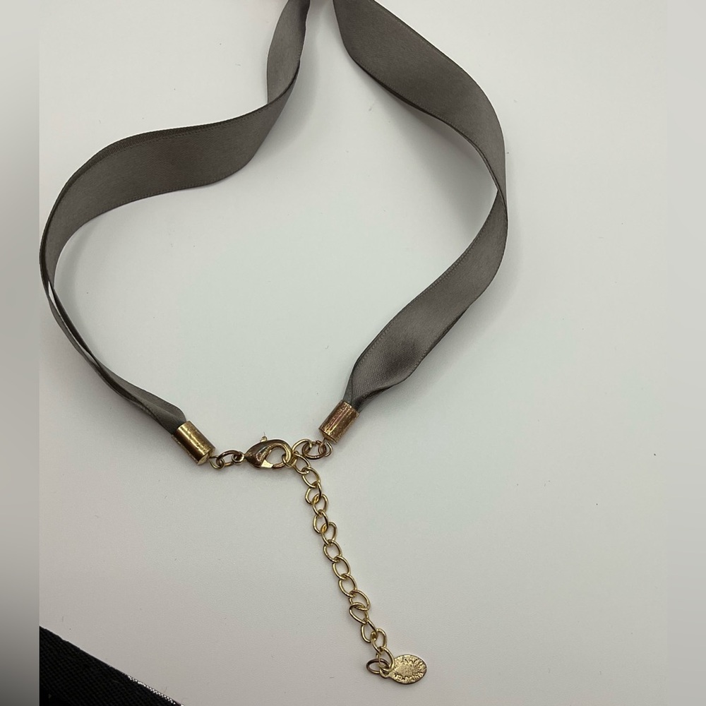 Chic Beaded Necklace with Multicolored Accents - Picture 5 of 6